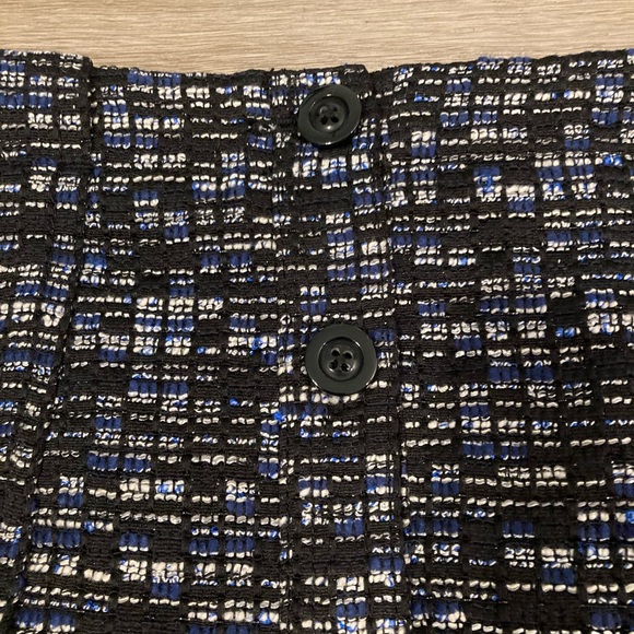 Banana Republic NWOT front pocket skirt - Picture 5 of 6